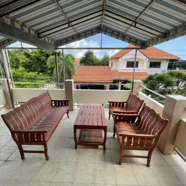 R046 Pattaya East Country Club Villa Townhouse 2 bedroom 3 bathroom Rental Price 12000 baht