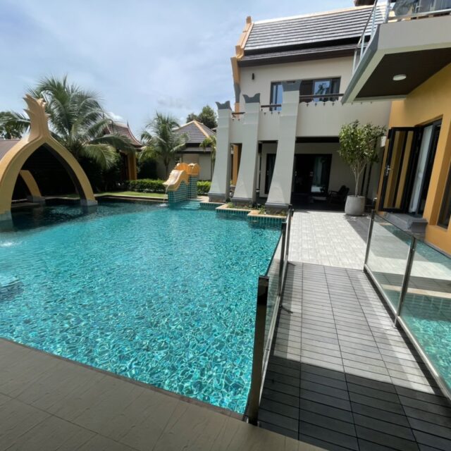 R054 Pattaya East Luxury Private Pool Villa 5 bedroom 5 bathroom 1084 SQM Rental Price 220000 baht