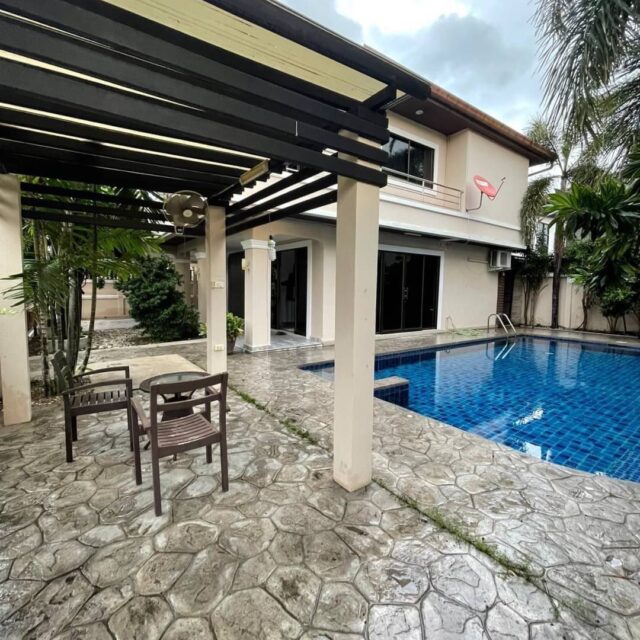 R050 Pattaya East Private Modern Pool Villa 3 bedroom 4 bathroom Rental Price 60000 baht