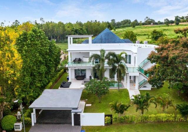 R059 Pattaya East Large Private Pool Villa 5 bedroom 4 bathroom Rental Price 160000 baht