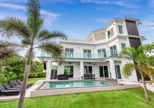 R060 Pattaya East Detached Private Pool Villa 4 bedroom 5 bathroom Rental Price 150000 baht