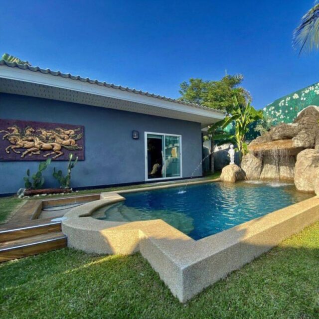 R073 Pattaya East Pool Villa 4 Bedroom 5 Bathroom 800 SQM Rental Price 55000 baht