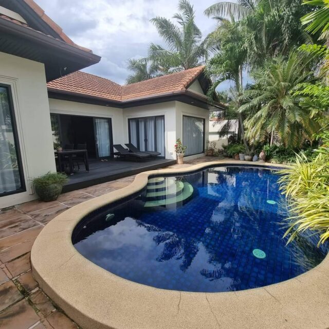 R077 Jomtien View Talay 3 bedroom 3 bathroom 240 SQM Rental Price 65000 baht