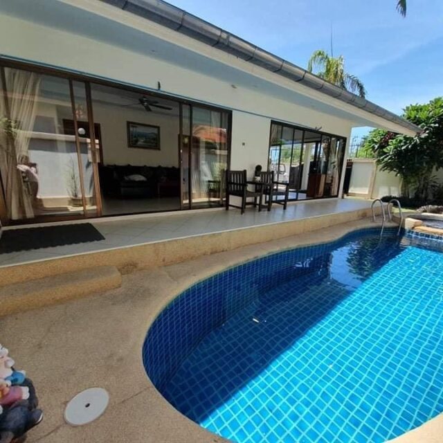 P015 Pool Villa Jomtien Pattaya 3Bed 3Bath Rent 38000 Baht