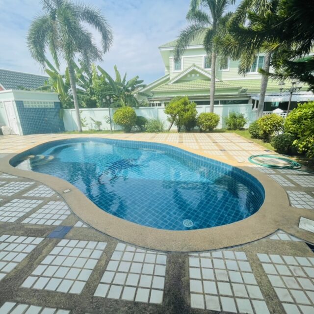 P023 Baan Chalita North Pattaya 3Bed 5Bath Maid room Rent 65000 Baht