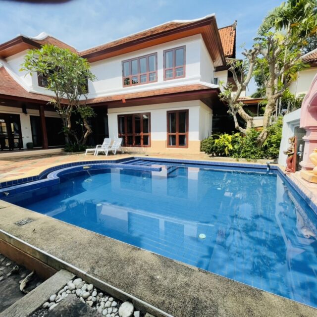 P012 Pool Villas Jomtien Thai-Bali style on Thappraya road  3Bed 3Bath Rent 50000 Baht