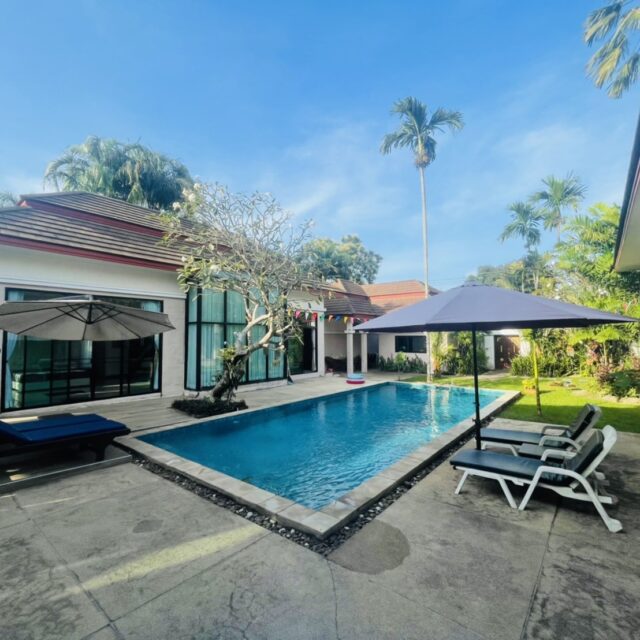 Big Pool Villa Near Tara School 4Bed 4Bath + 1maid room 1000 square meters Rental Price 90000 baht